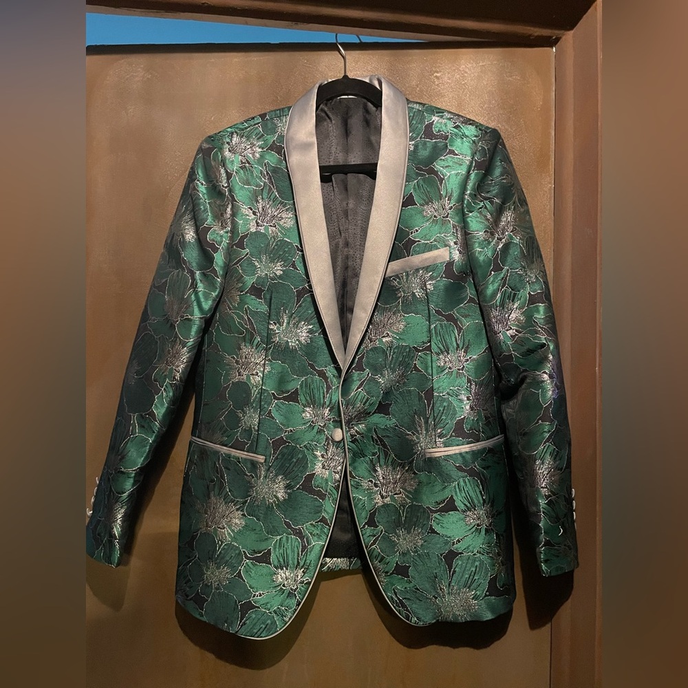 Ferrecci Green Floral Sport Coat - Picture 6 of 9